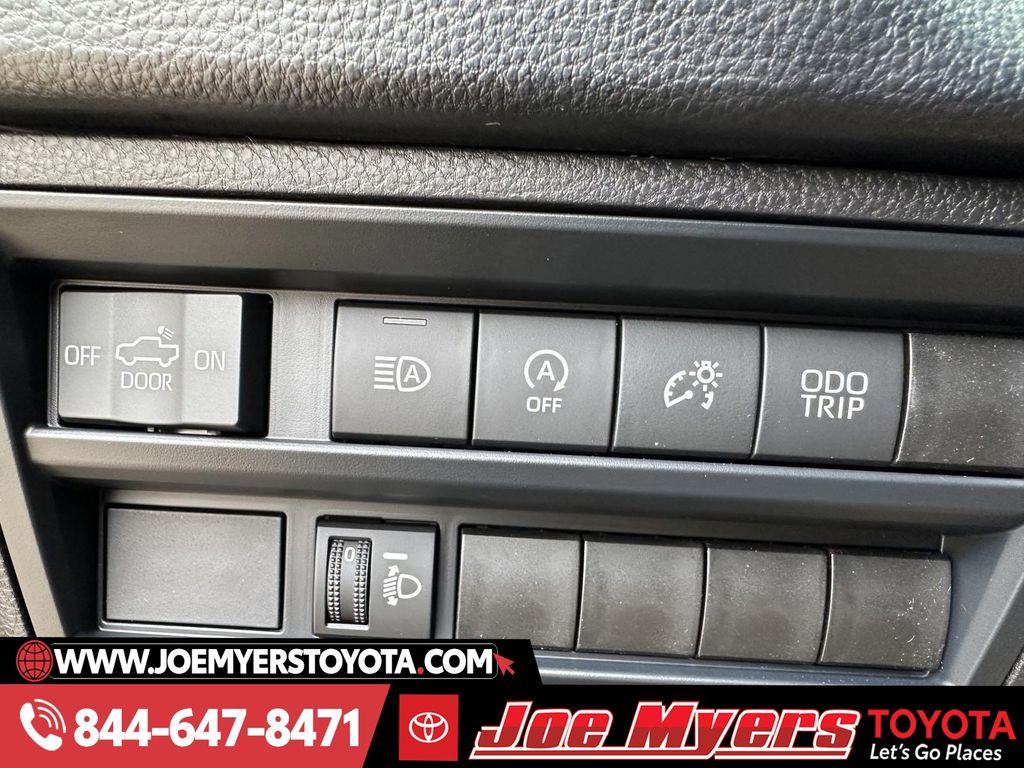 2025 Toyota Tundra SR5 - Photo 16