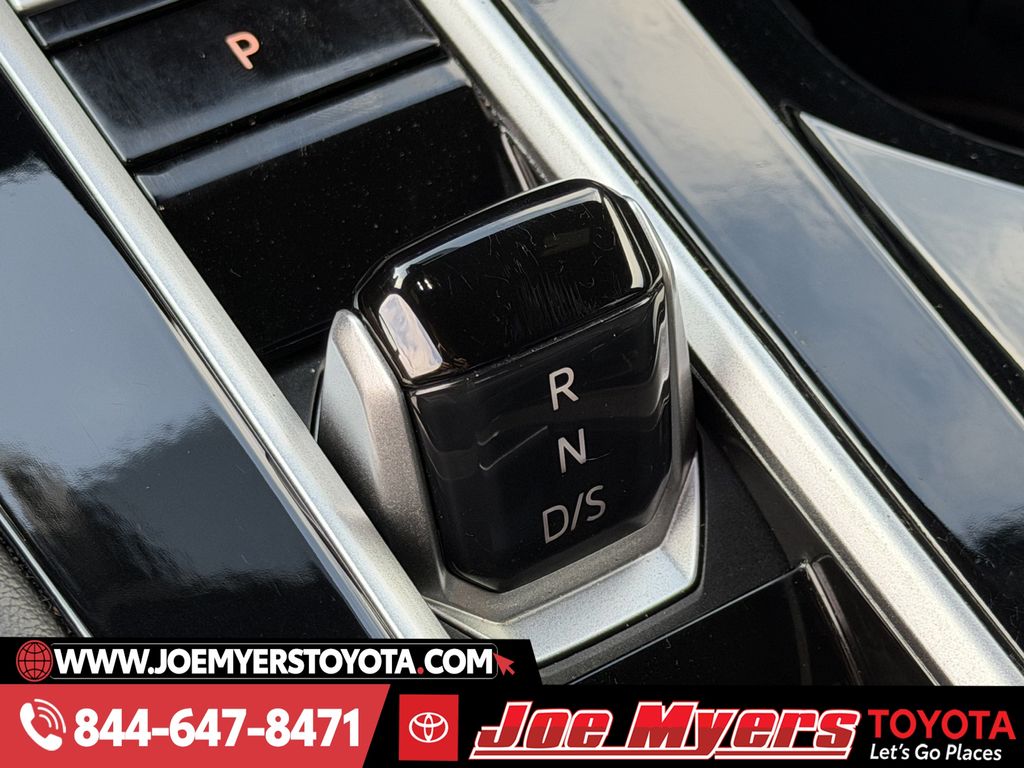 Used 2025 Deep Black Pearl Volkswagen 2.0T SE w/Technology image 21