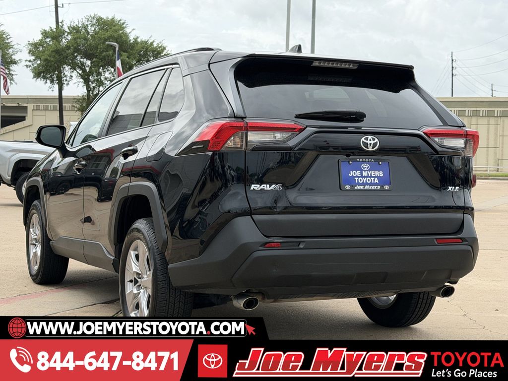 Used 2022 Midnight Black Metallic Toyota XLE image 7