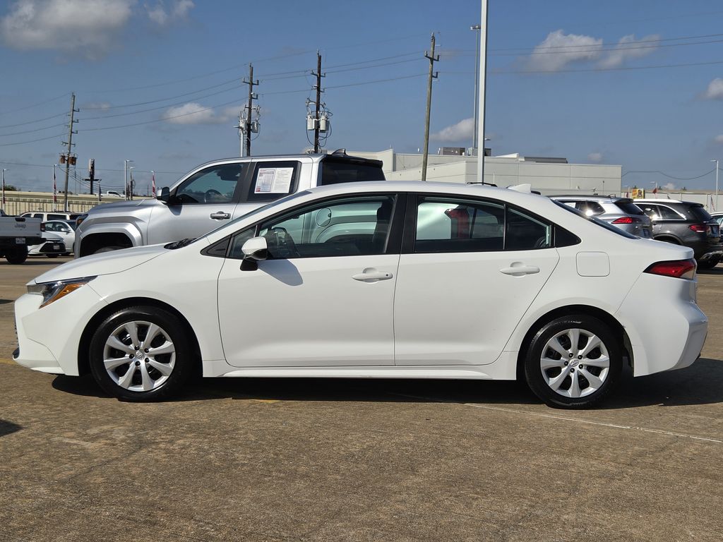 Used 2025 Ice Toyota LE image 6