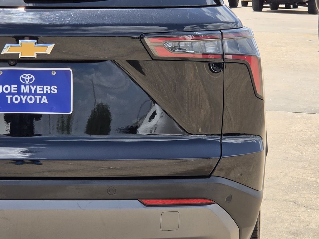 Used 2025 Mosaic Black Metallic Chevrolet LT image 9