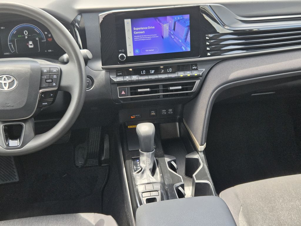 Used 2025 Ice Toyota LE image 17