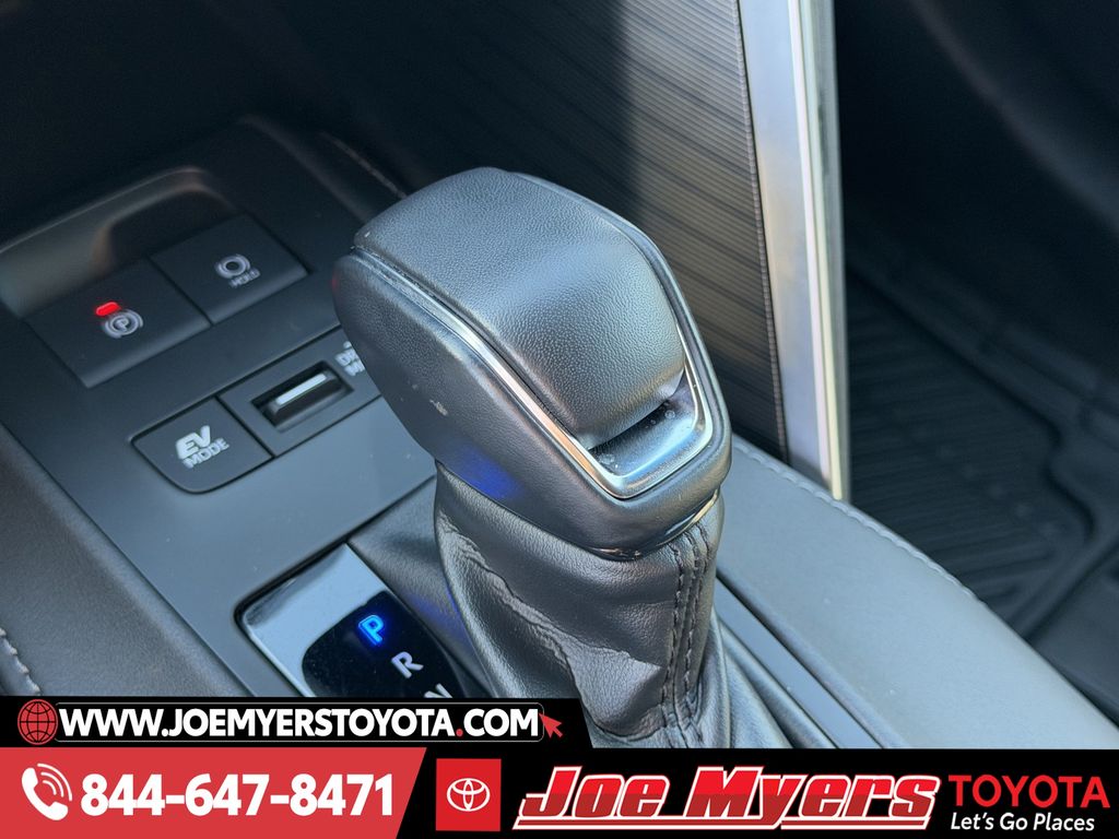 Used 2022 Ruby Flare Pearl Toyota XLE image 21