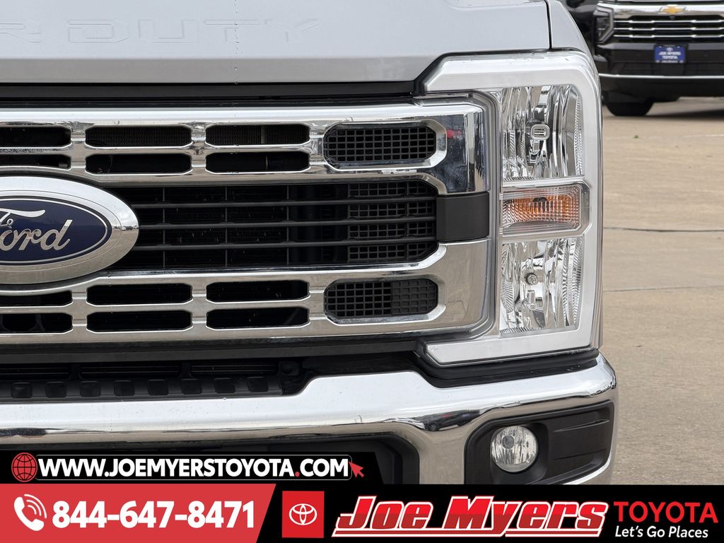 Used 2024 Iconic Silver Metallic Ford XLT image 4