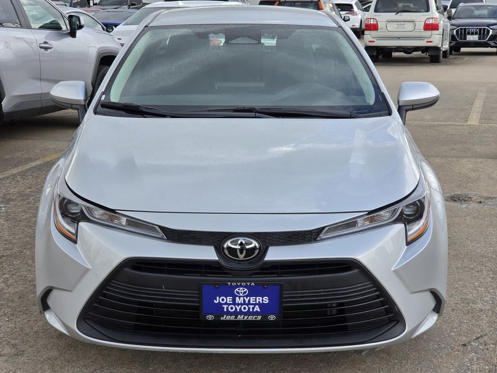 Used 2025 Classic Silver Metallic Toyota LE image 3