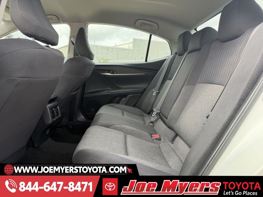 Used 2025 Ice Cap Toyota LE image 29