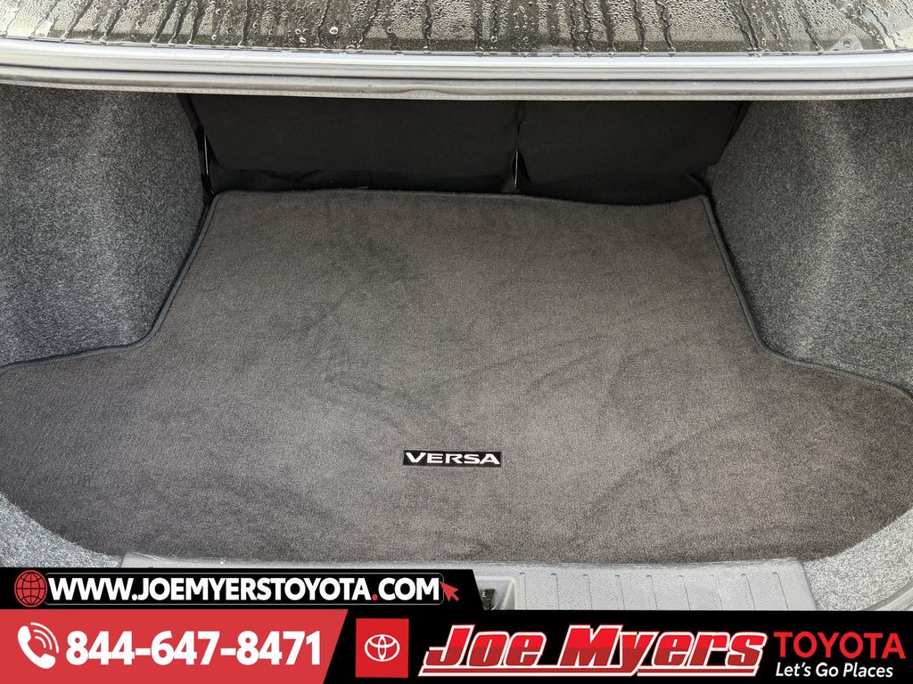 Used 2025 Brilliant Silver Metallic Nissan 1.6 SV image 27