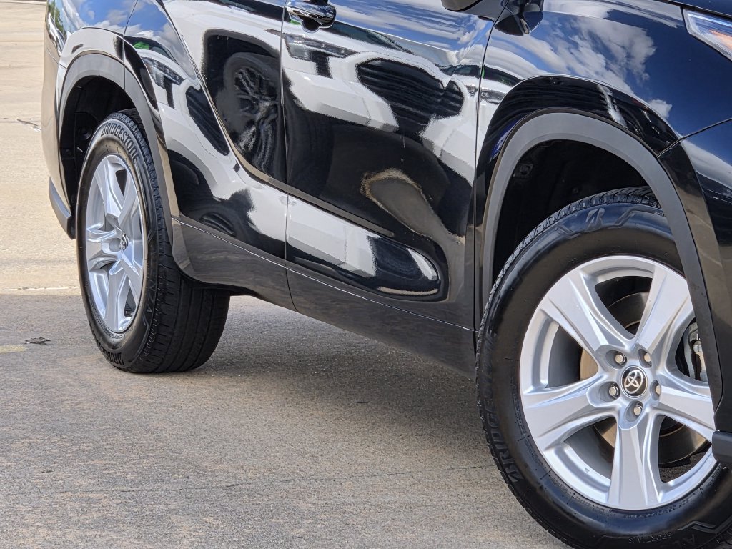 Used 2025 Midnight Black Metallic Toyota LE image 12