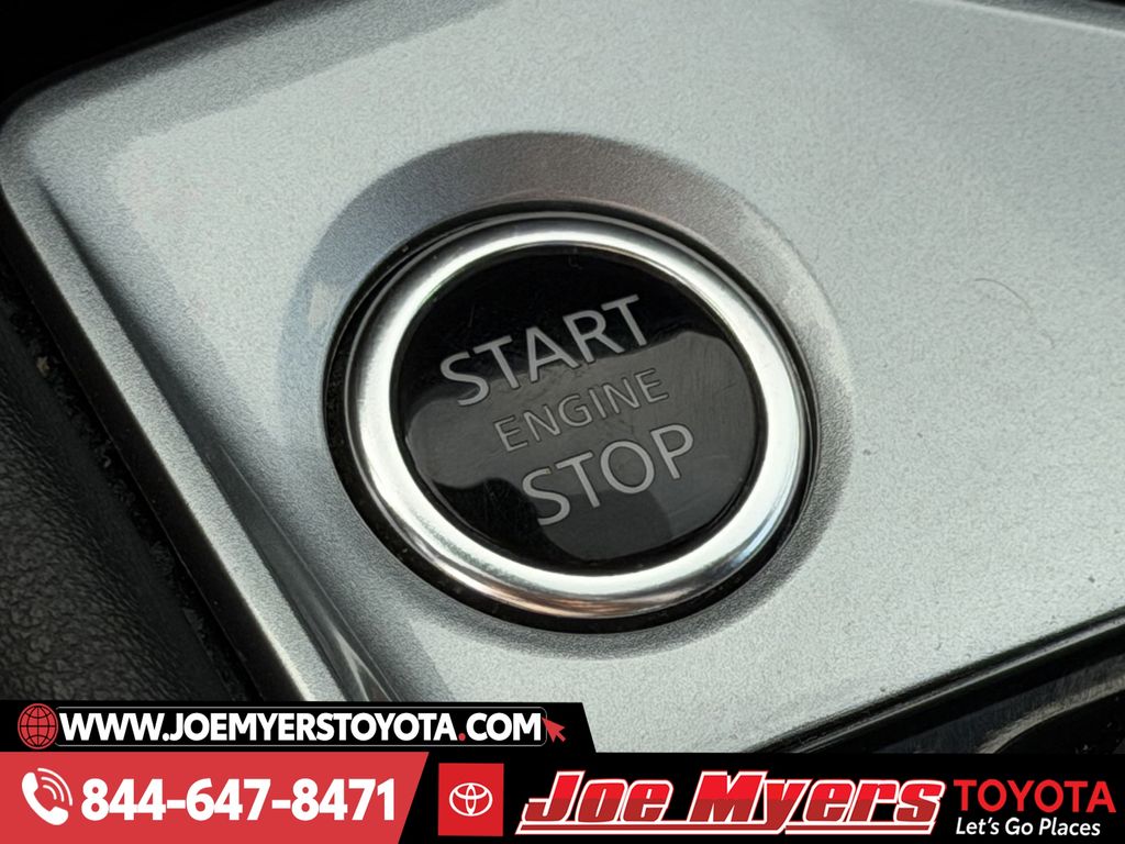 Used 2025 Super Black Clearcoat Nissan 2.5 SR image 22