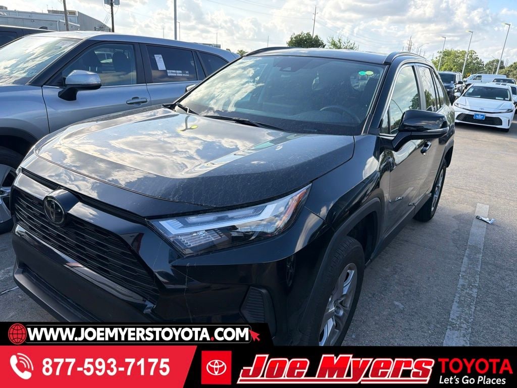 Used 2025 Toyota RAV4 XLE SUV