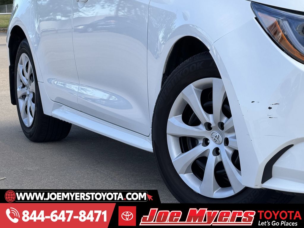 Used 2024 Ice Toyota LE image 12