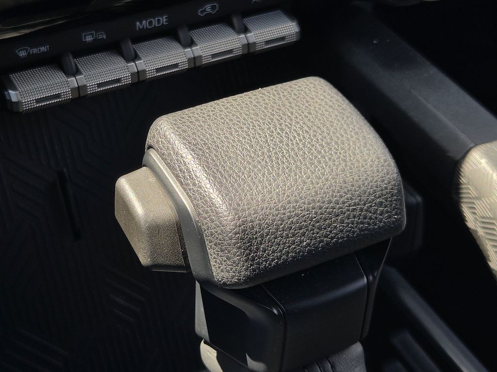 Used 2025 Ice Toyota SR5 image 20
