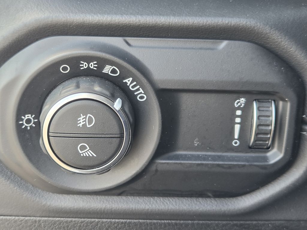 Used 2026 Bright White Clearcoat Jeep Rubicon image 24