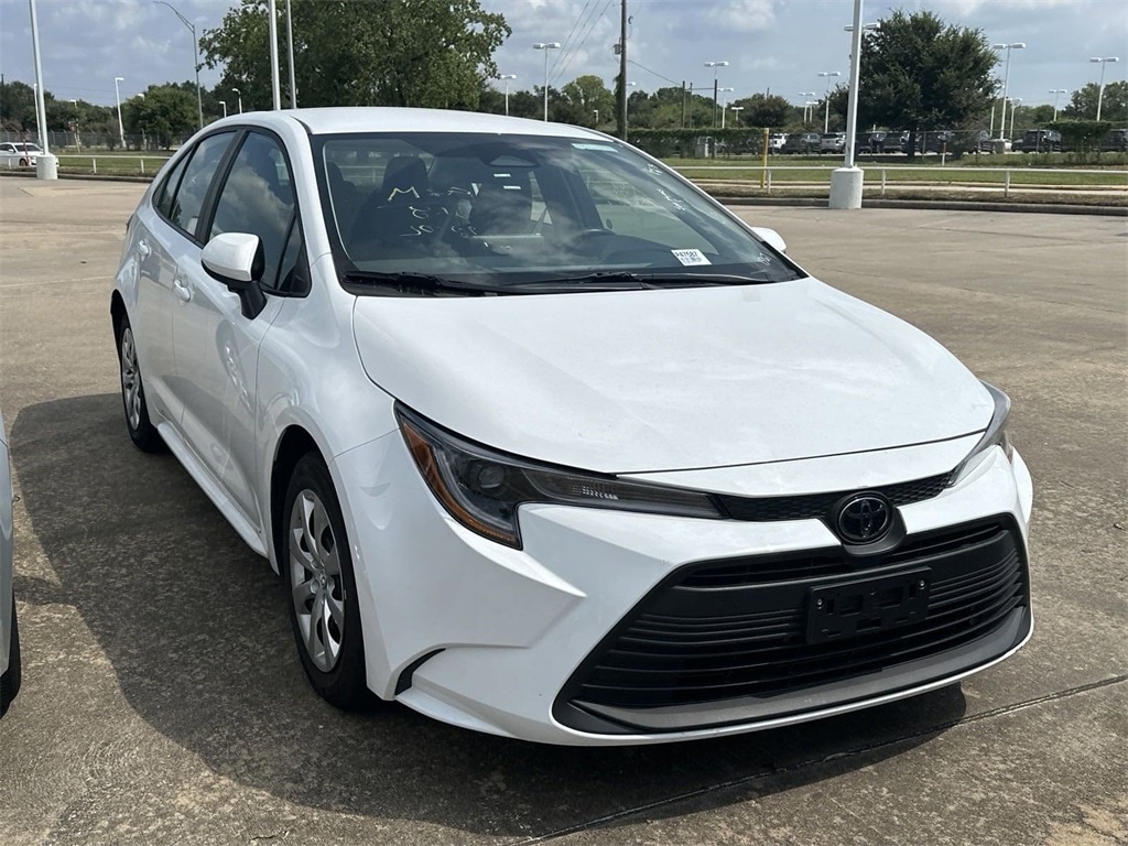 Used 2023 Toyota Corolla LE with VIN 5YFB4MDE8PP051367 for sale in Houston, TX