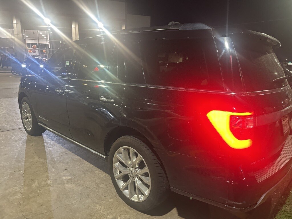 2019 Ford Expedition Platinum photo 4