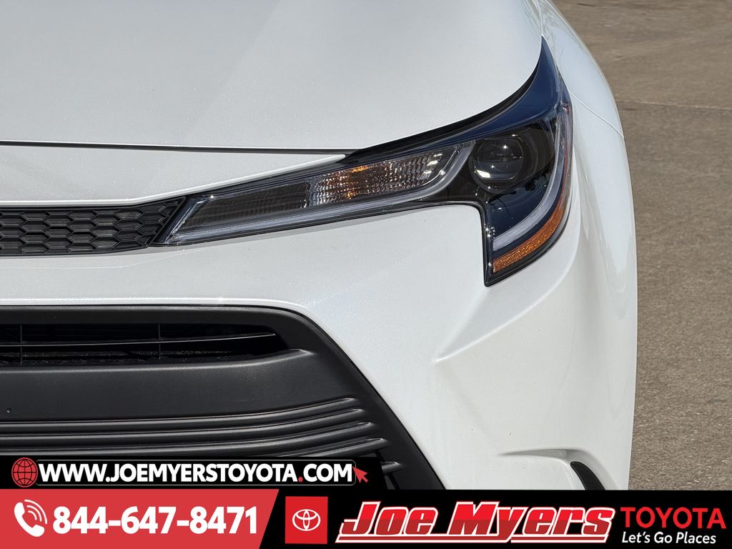 Certified Used 2026 Wind Chill Pearl Toyota LE image 4