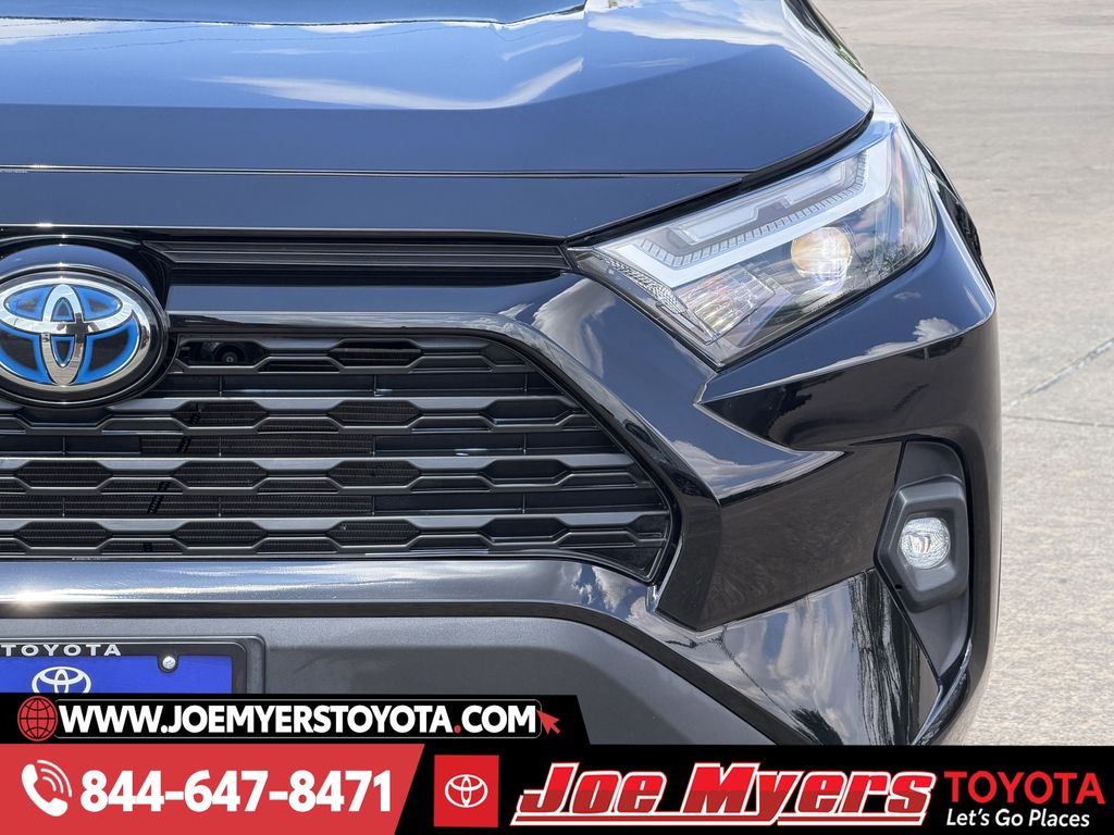 Used 2024 Midnight Black Metallic Toyota XLE Premium image 4