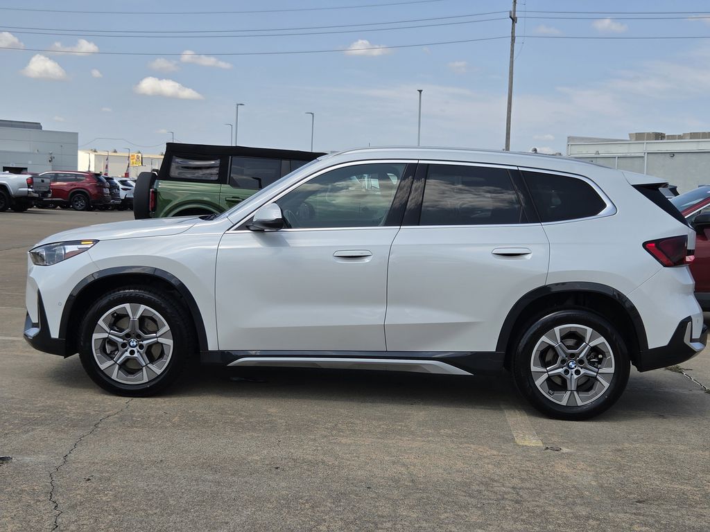 Used 2025 Mineral White Metallic BMW xDrive28i image 6