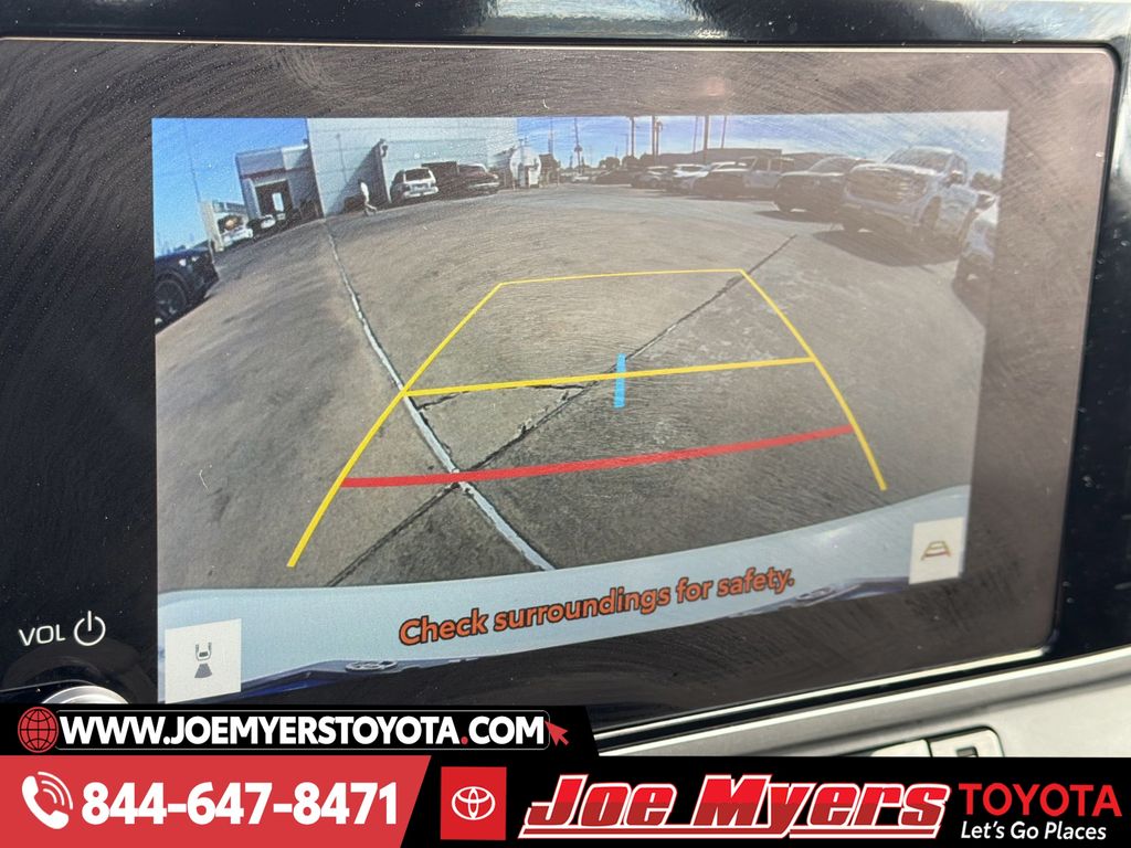 Used 2025 Ice Toyota SE image 19