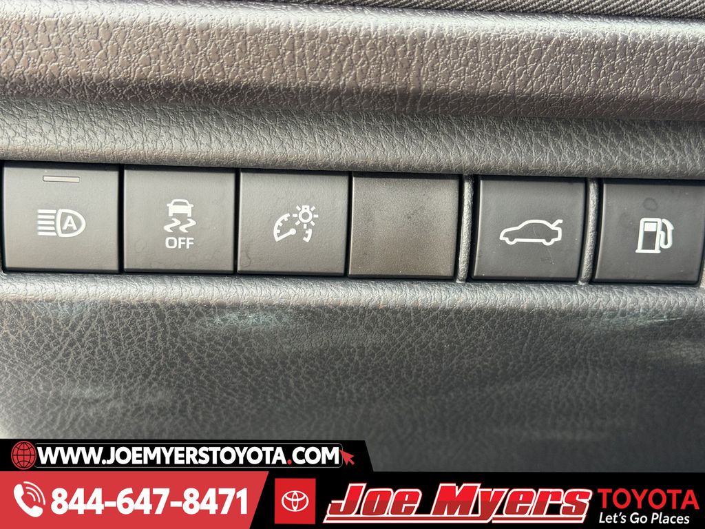 Used 2025 Ice Cap Toyota LE image 25