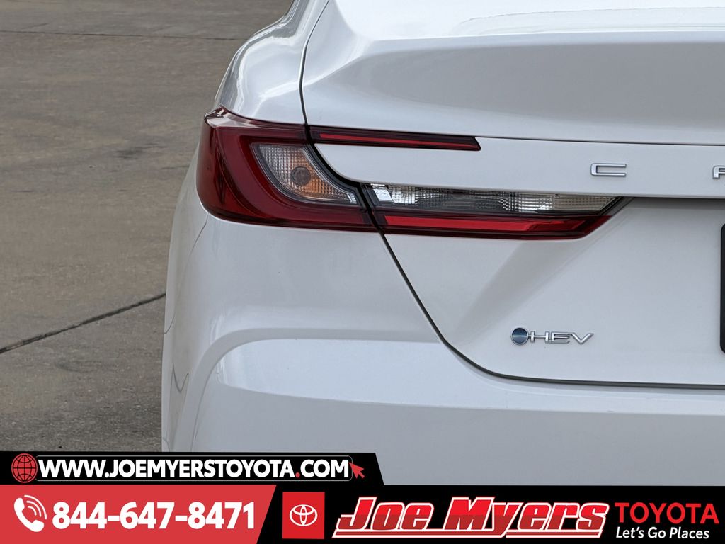 Used 2025 Ice Cap Toyota LE image 10