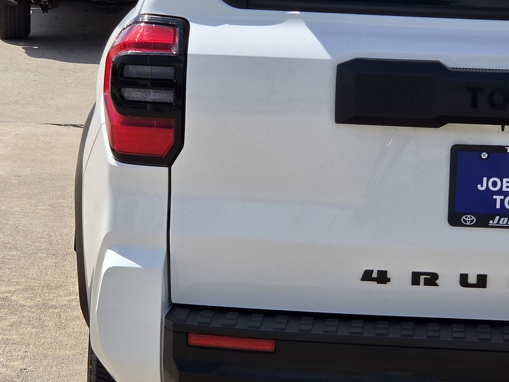 Used 2025 Ice Toyota SR5 image 10