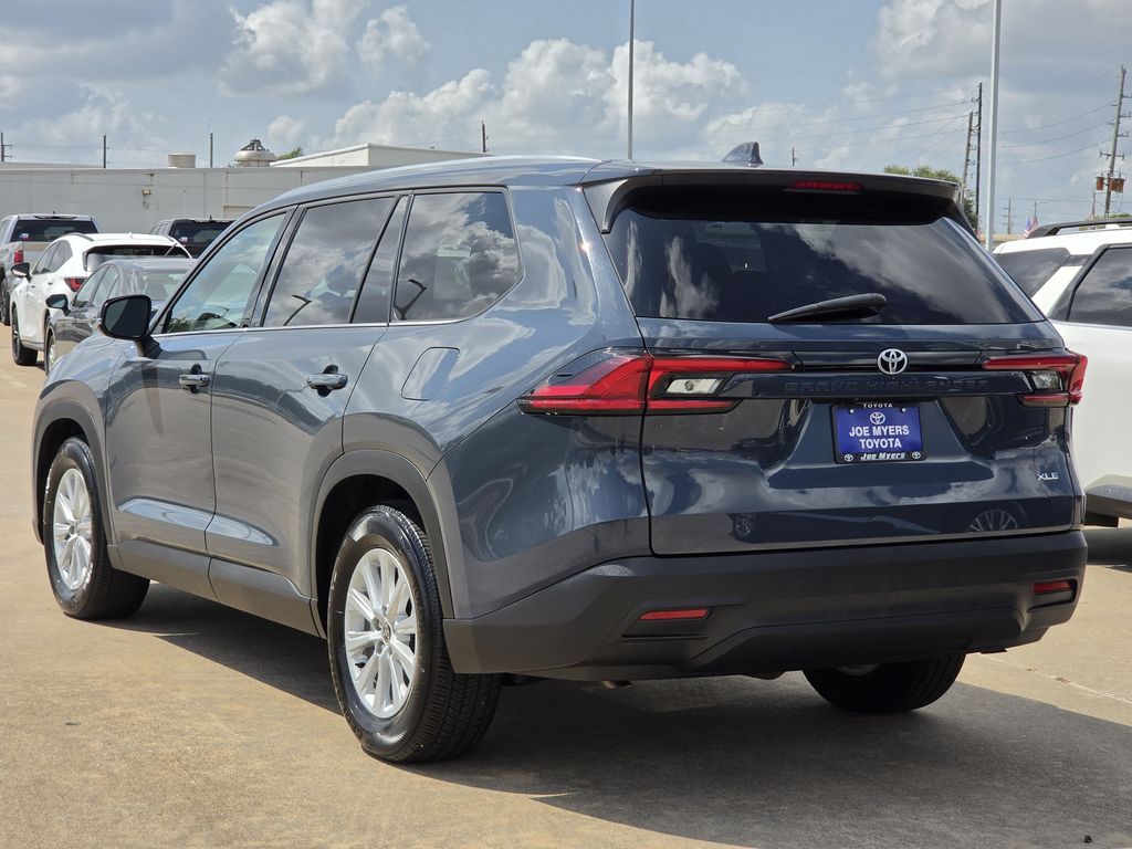 Used 2025 Cloud Toyota XLE image 7