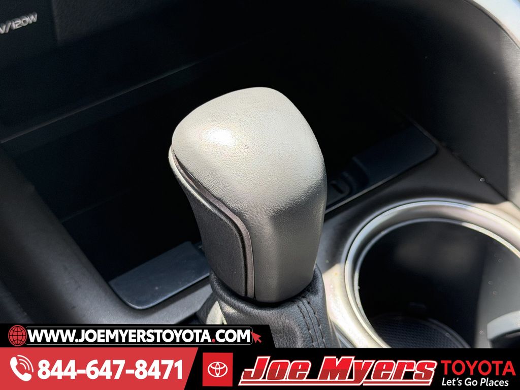 Used 2023 Ice Cap Toyota SE image 21