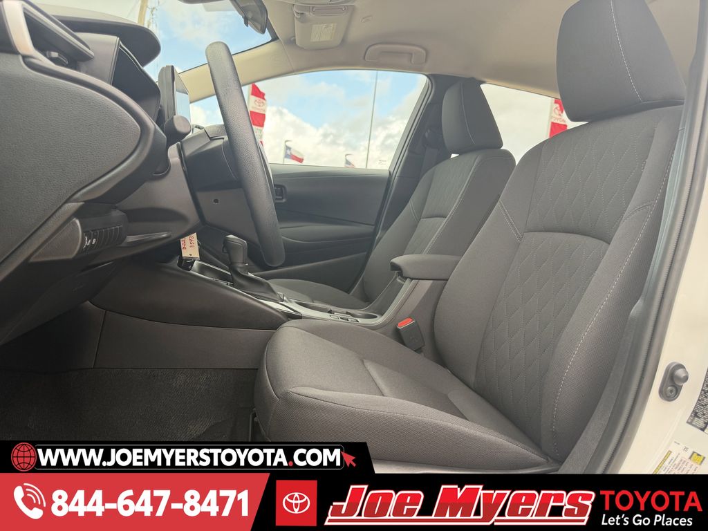 Used 2025 Ice Cap Toyota LE image 26