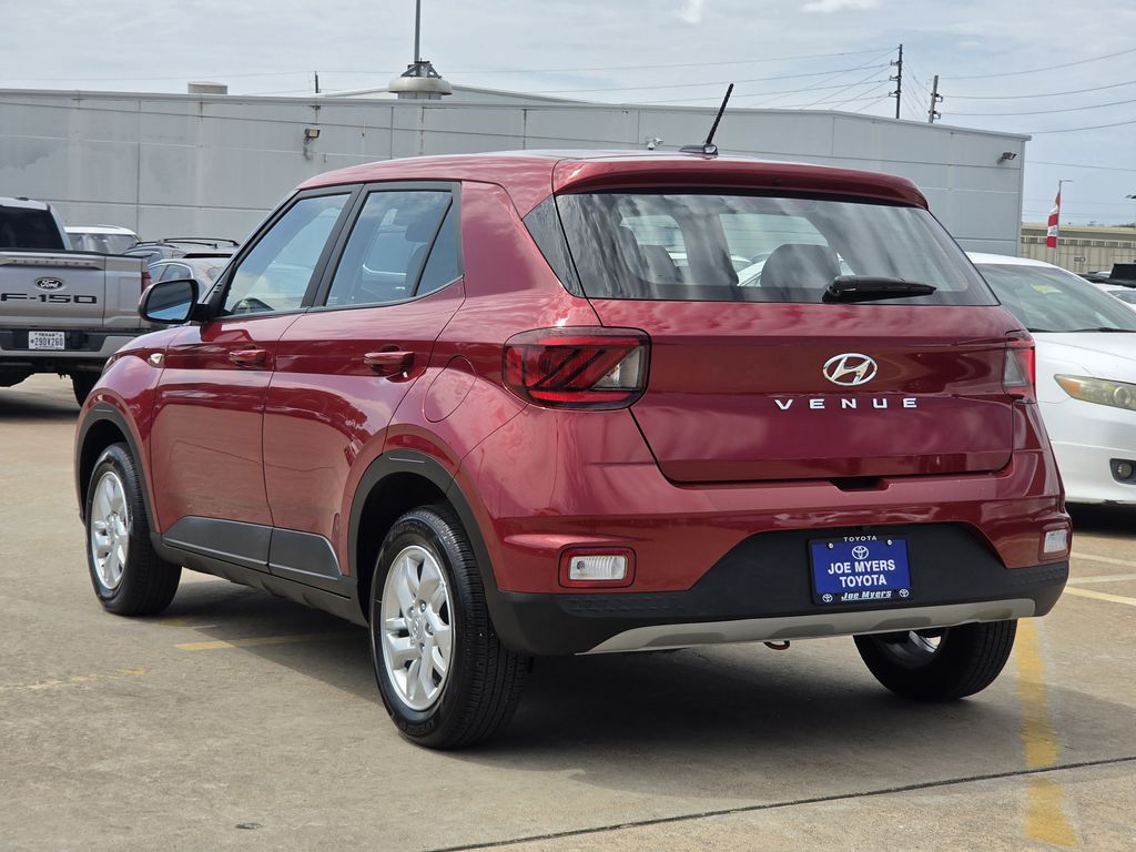 Used 2025 Ultimate Red Hyundai SE image 7