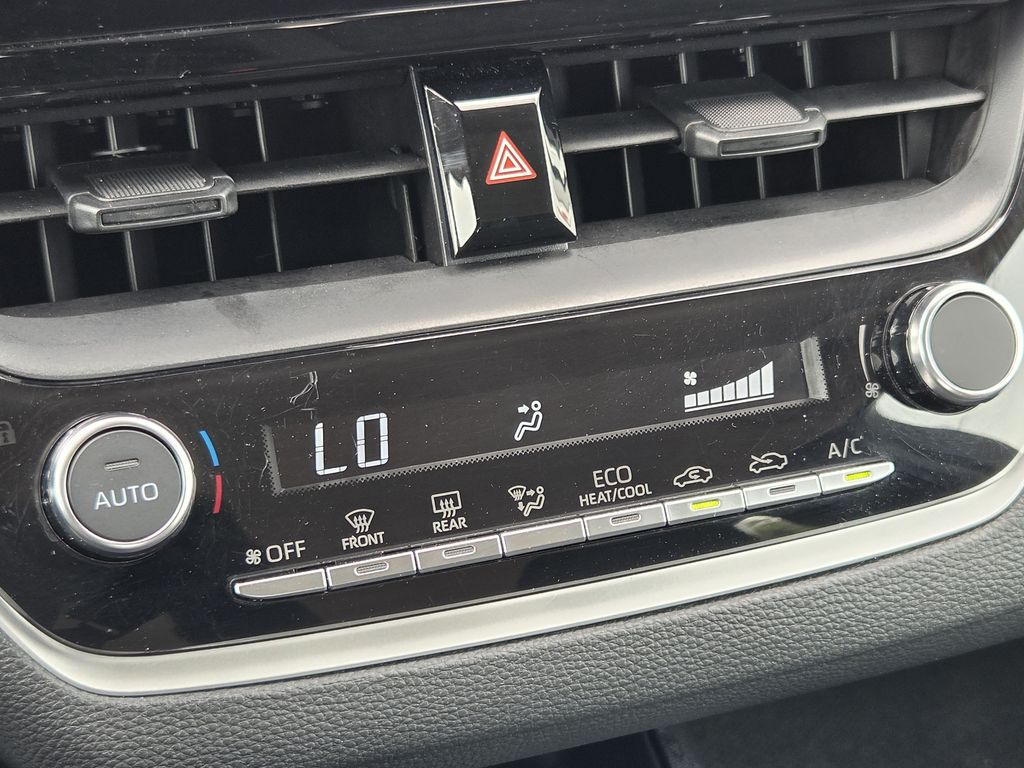 Used 2025 Ice Toyota LE image 19