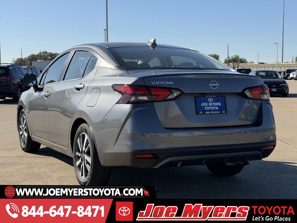 Used 2025 Gun Metallic Nissan 1.6 SV image 7