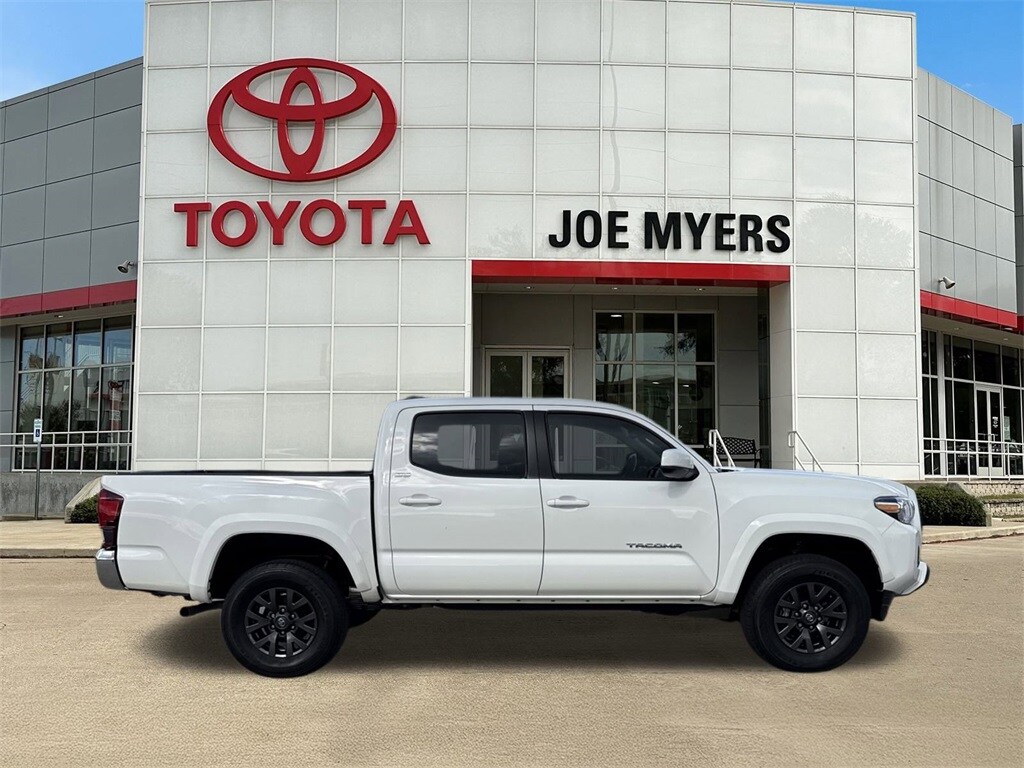2023 Toyota Tacoma SR5 photo 3