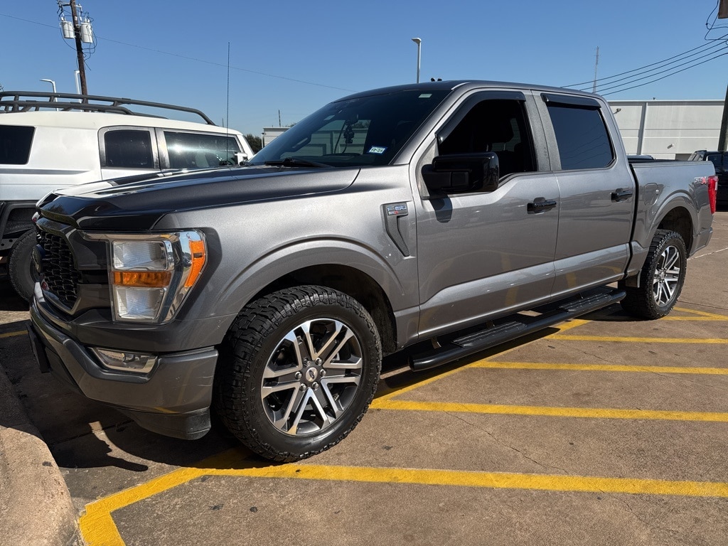 2021 Ford F-150 XL's photo