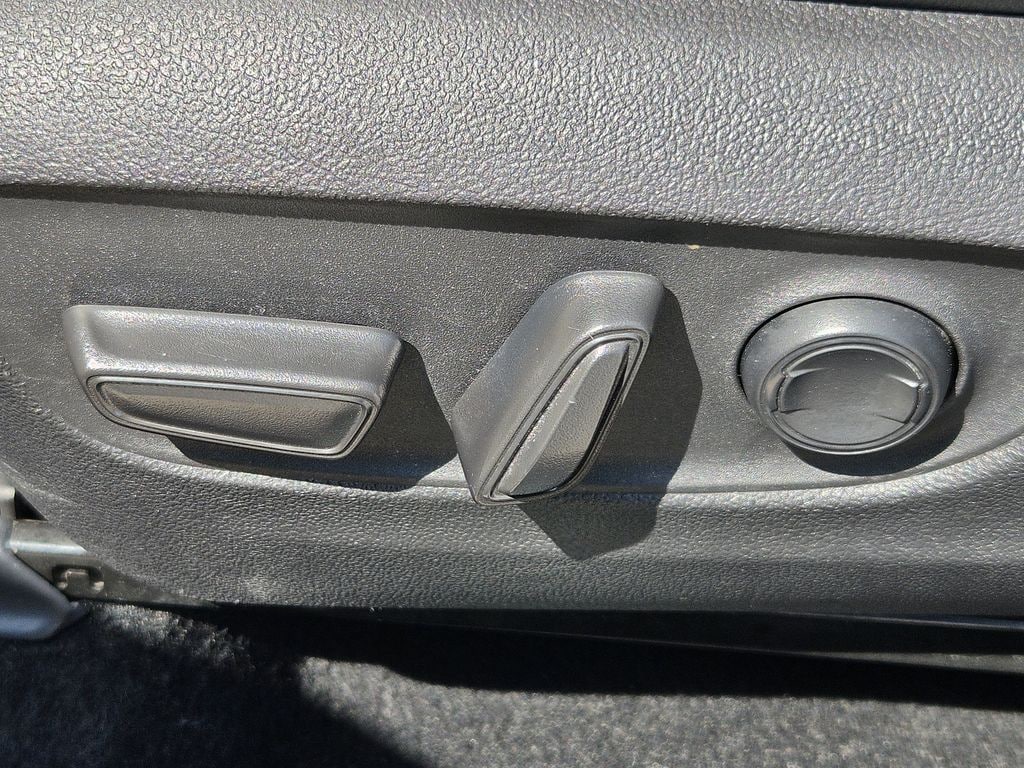 Used 2025 Midnight Black Metallic Toyota XLE image 28
