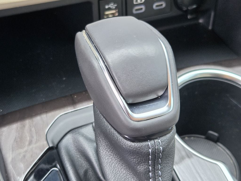Used 2023 Moon Dust Toyota Platinum image 21