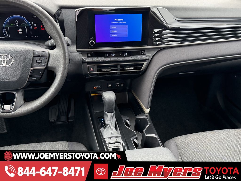 Used 2025 Underground Toyota LE image 17