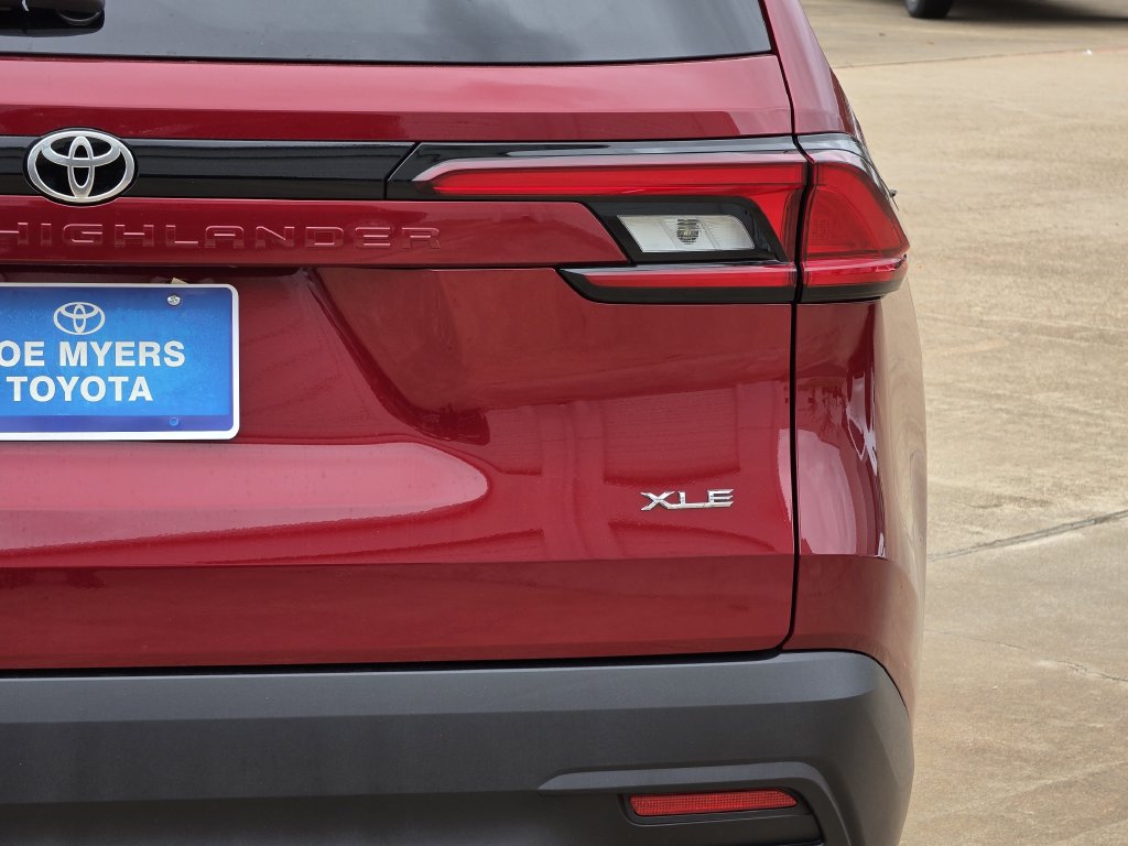 New 2026 Ruby Flare Pearl Toyota XLE image 9