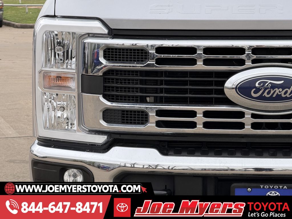 Used 2024 Iconic Silver Metallic Ford XLT image 5