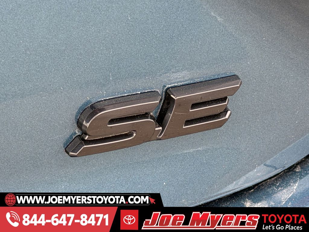 Used 2025 Ocean Gem Toyota SE image 11