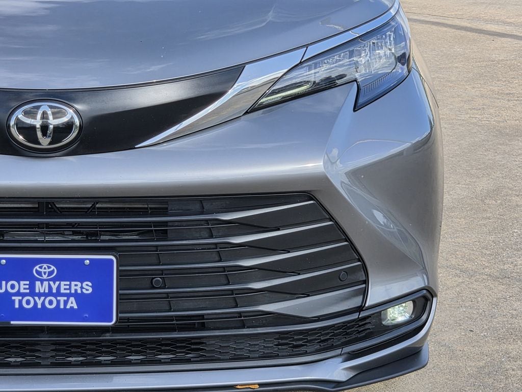 Used 2026 Heavy Metal Toyota XLE image 4