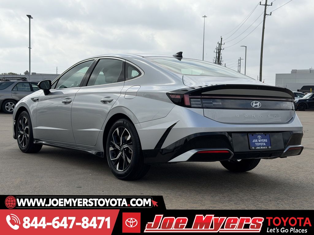 Used 2025 Aero Silver Hyundai SEL image 7