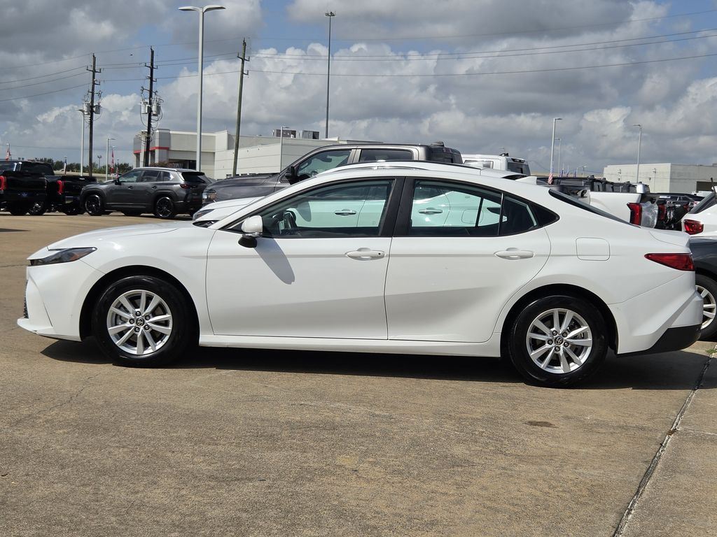 Used 2025 Ice Toyota LE image 6