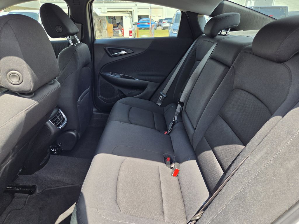 Used 2025 Summit White Chevrolet LT image 28