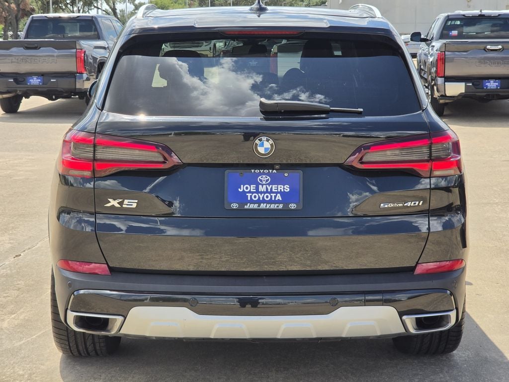 Used 2023 Black Sapphire Metallic BMW sDrive40i image 8