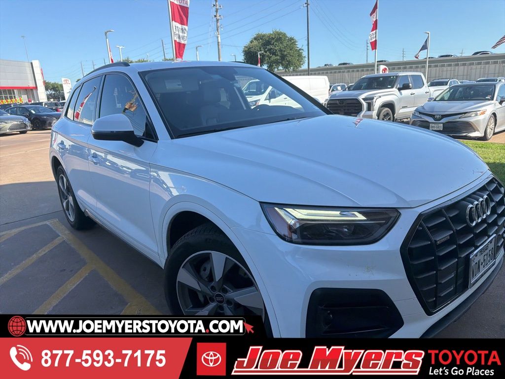 2025 Audi Q5 40 Premium quattro's photo