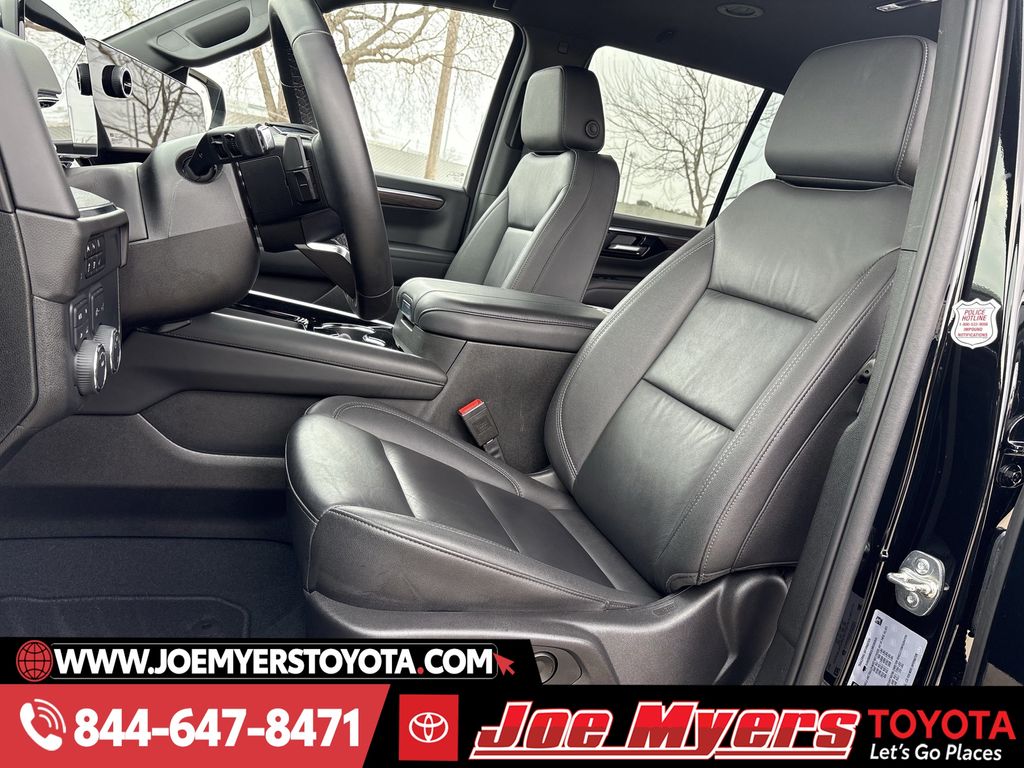 Used 2025 Black Chevrolet LT image 26