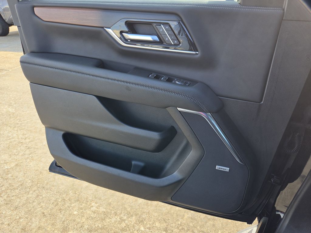 Used 2025 Onyx Black GMC Denali image 25