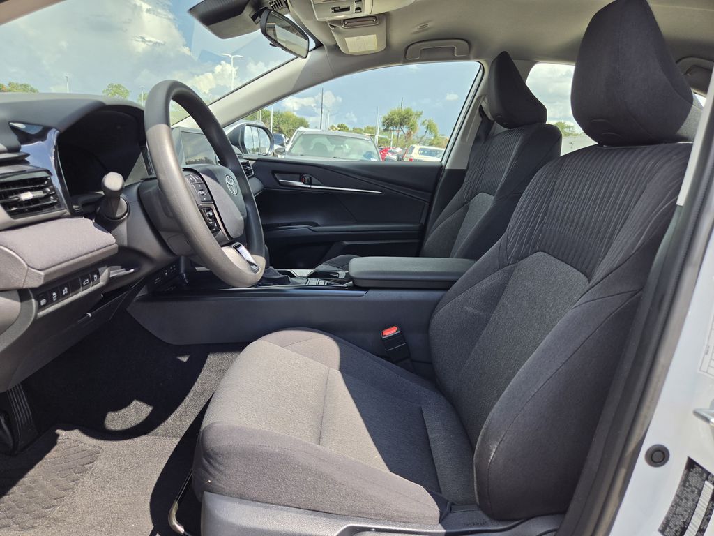 Used 2026 Ice Toyota LE image 27