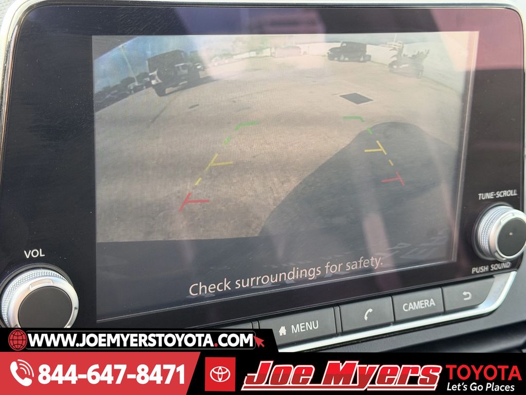 Used 2025 Super Black Clearcoat Nissan 2.5 SR image 19